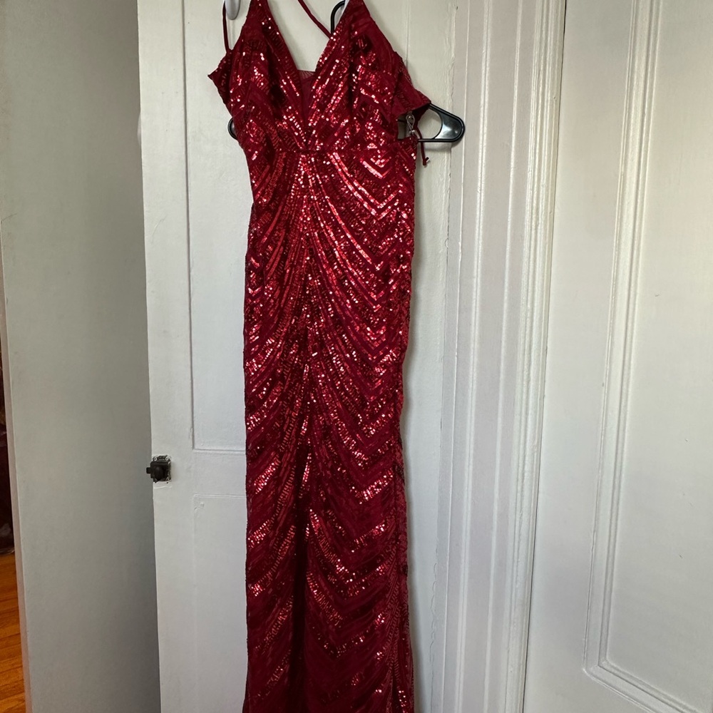 Elegant Red Mermaid Sequin Evening Gown